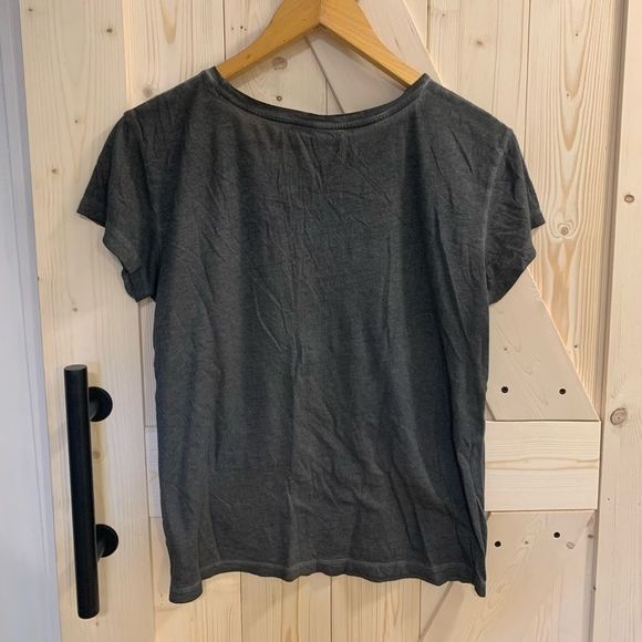 EXPRESS || Champagne Tee - Picture 4 of 5